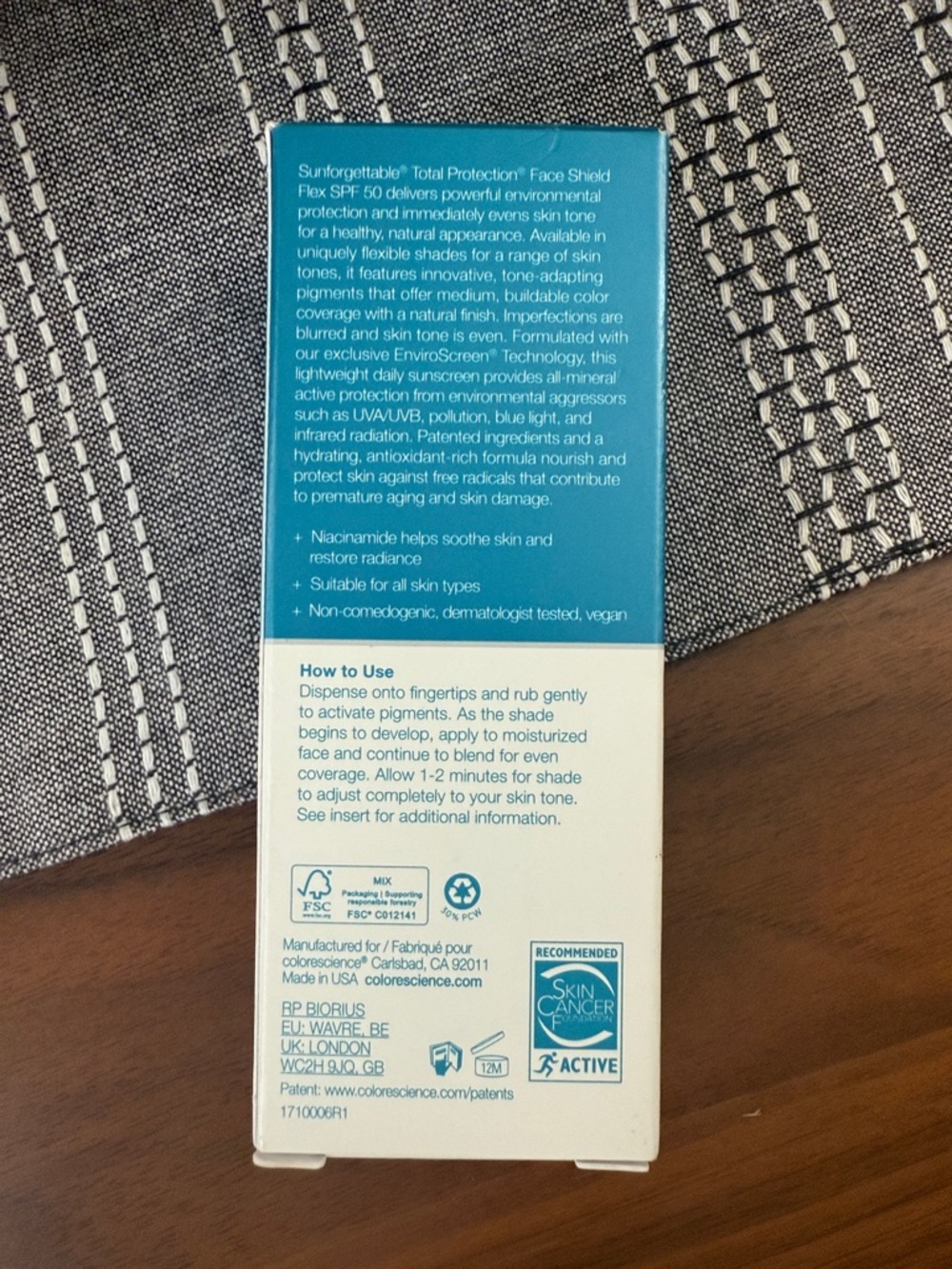 Colorscience Face Shield FLEX SPF 50 - Picture 2 of 4